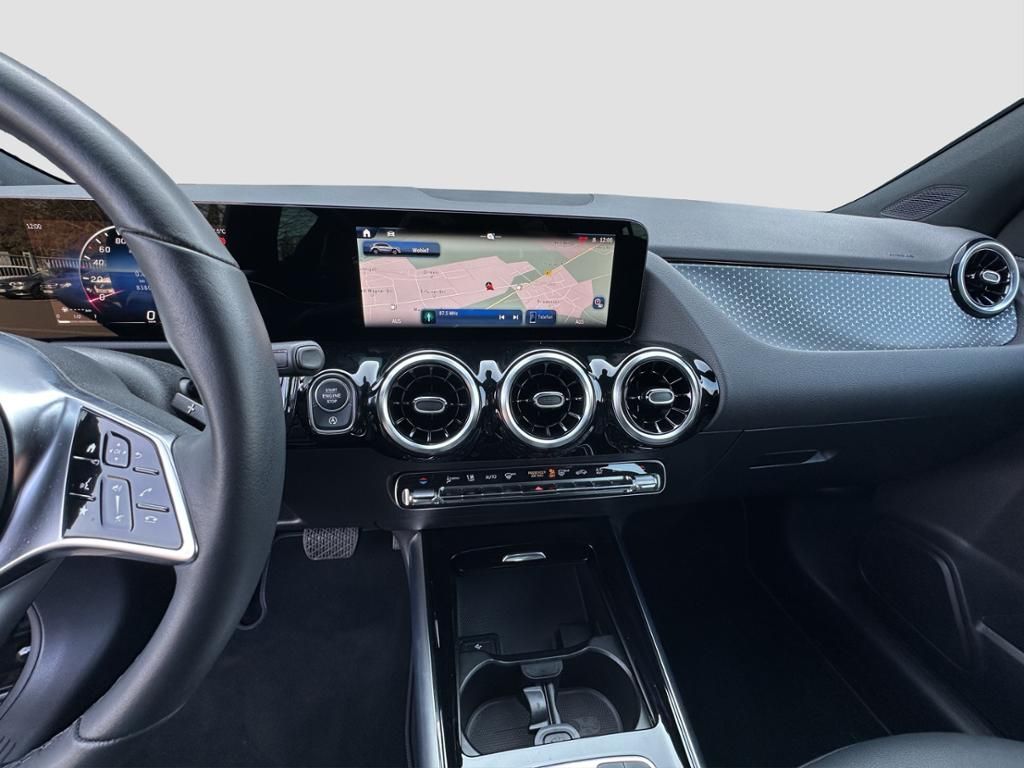 Fahrzeugabbildung Mercedes-Benz GLA 200 d LED*ParkAss*SpurH*el.Heck*PDC*RFK*AHK