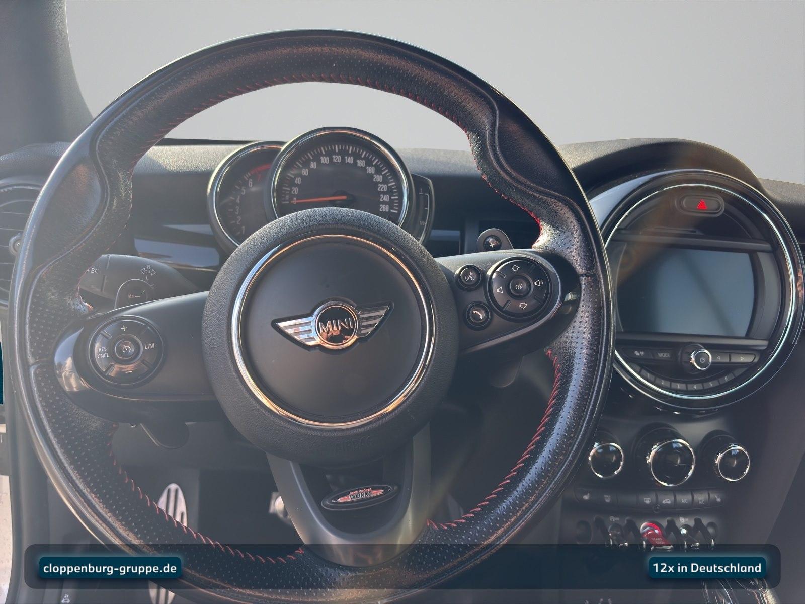 MINI Cooper S JCW Trim Navi+SHZ+HiFi+Klimaaut.+Ambi