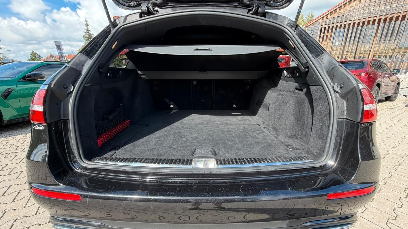 Mercedes-Benz E 200 T-Modell Kombi 4M Scheckheft MB Garantie