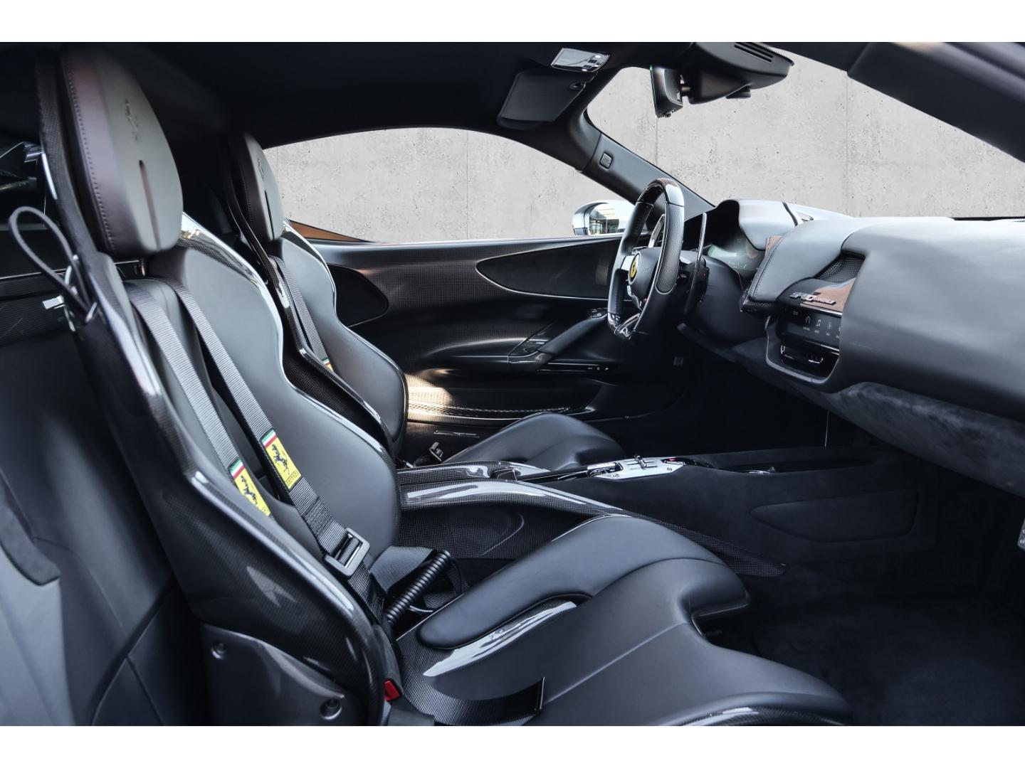 Ferrari SF90 Stradale *Carbon-Felge*Racingsitze*Assetto-