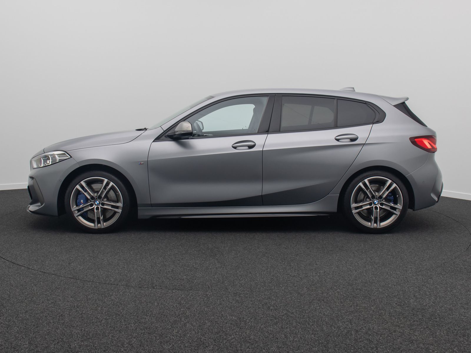 Fahrzeugabbildung BMW M135 xD HUD DAB Kamera HiFi Komfort 18Zoll