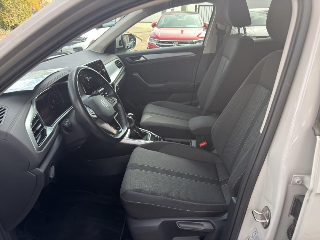 Fahrzeugabbildung Volkswagen T-ROC Life 1.0 TSI,RearView,Navi,LED,SH,Keyless,