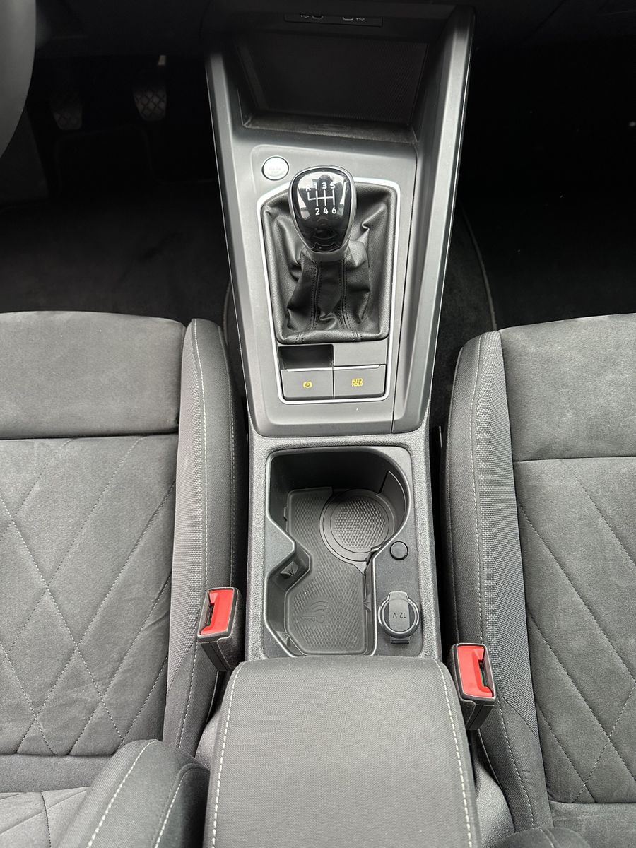 Fahrzeugabbildung Volkswagen Golf 1.5 TSI Style NAV+LED+AHK+ACC+VCOCK+MASSAGE