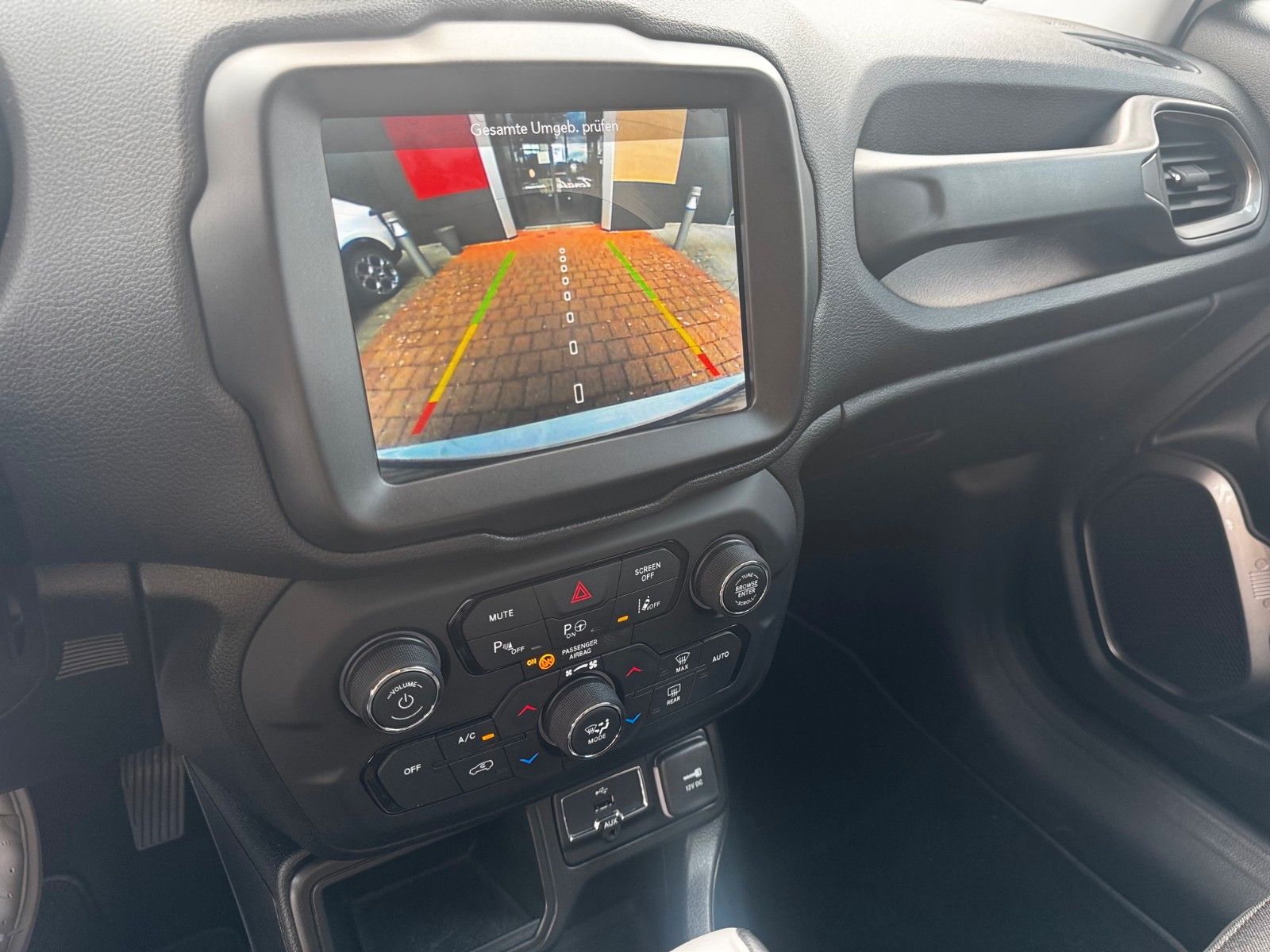 Fahrzeugabbildung Jeep Renegade Limited FWD Automatik Navi Kamera Sitzh