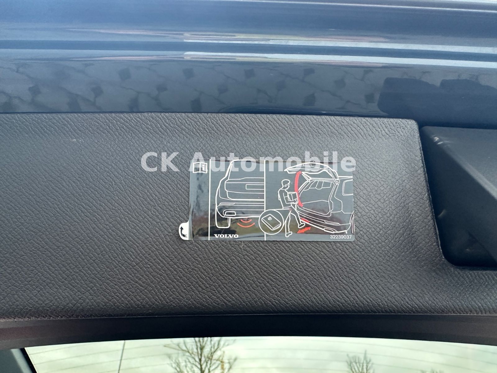 Fahrzeugabbildung Volvo XC90 T8 Ultimate Dark AWD/7 Sitze/Head-Up/LED