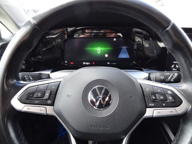 Fahrzeugabbildung Volkswagen Golf VIII Lim. Life/Virtual/LED/Navi/PDC/2.Hd/