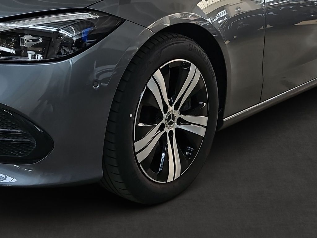 Fahrzeugabbildung Mercedes-Benz C 200 Avantg. Navi LED SHZ Ambie. KeyLess KAM