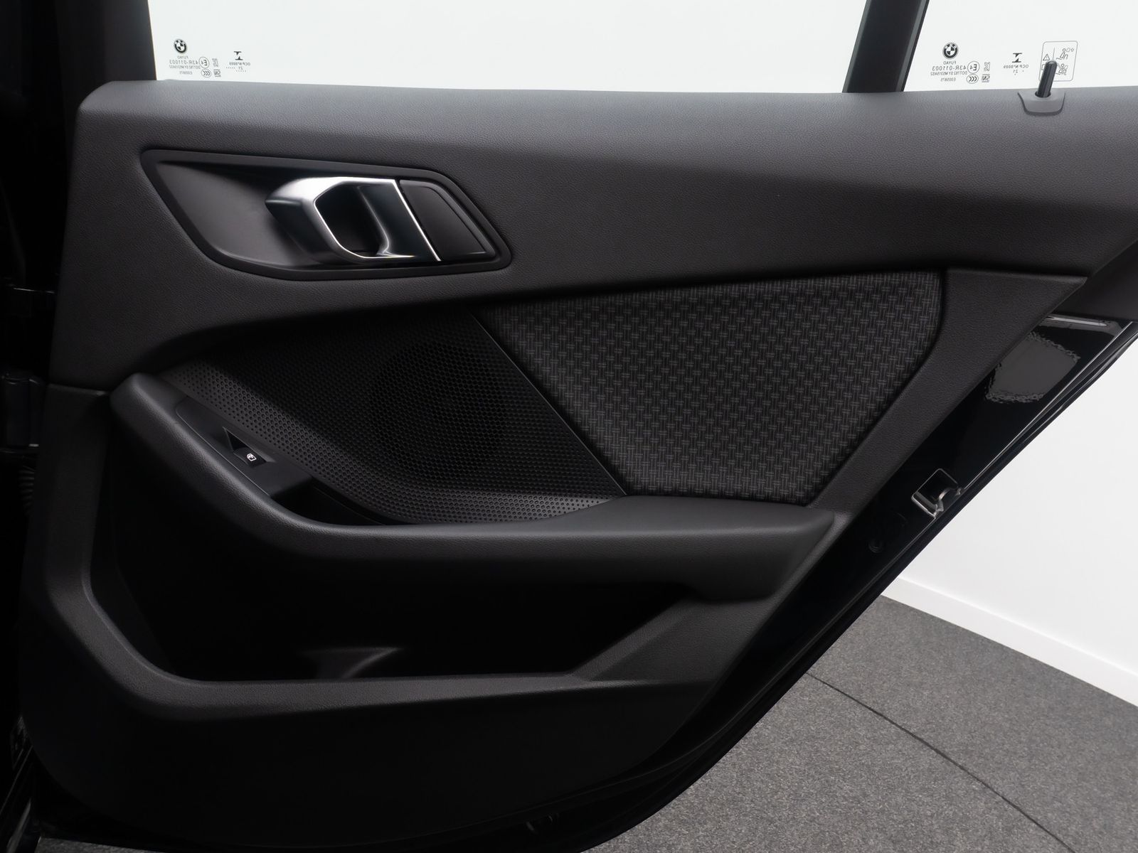 Fahrzeugabbildung BMW 118d GeschwindigReg PDC DAB LED CockpitPro WLAN