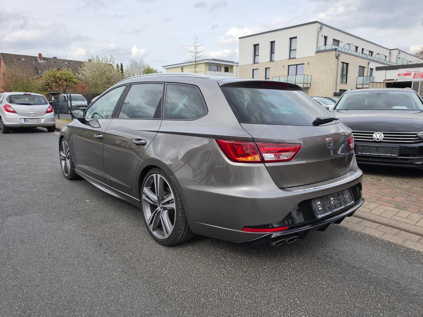 Seat Leon 2015 — салон