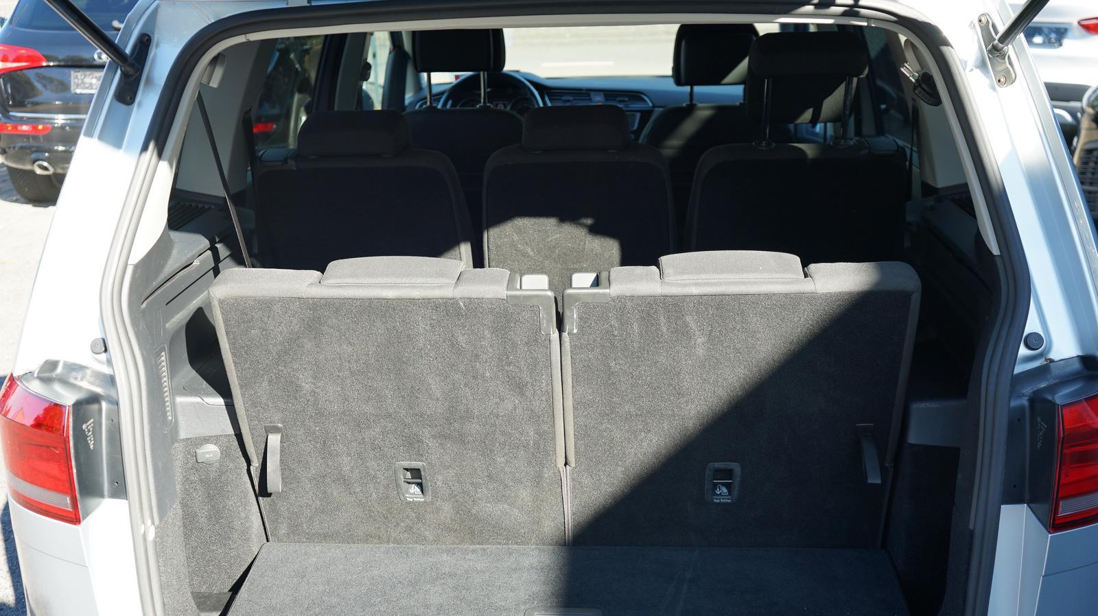 Volkswagen Touran Comfortline 1.4-7 Sitzer-Navi-DAB-3 Zonen