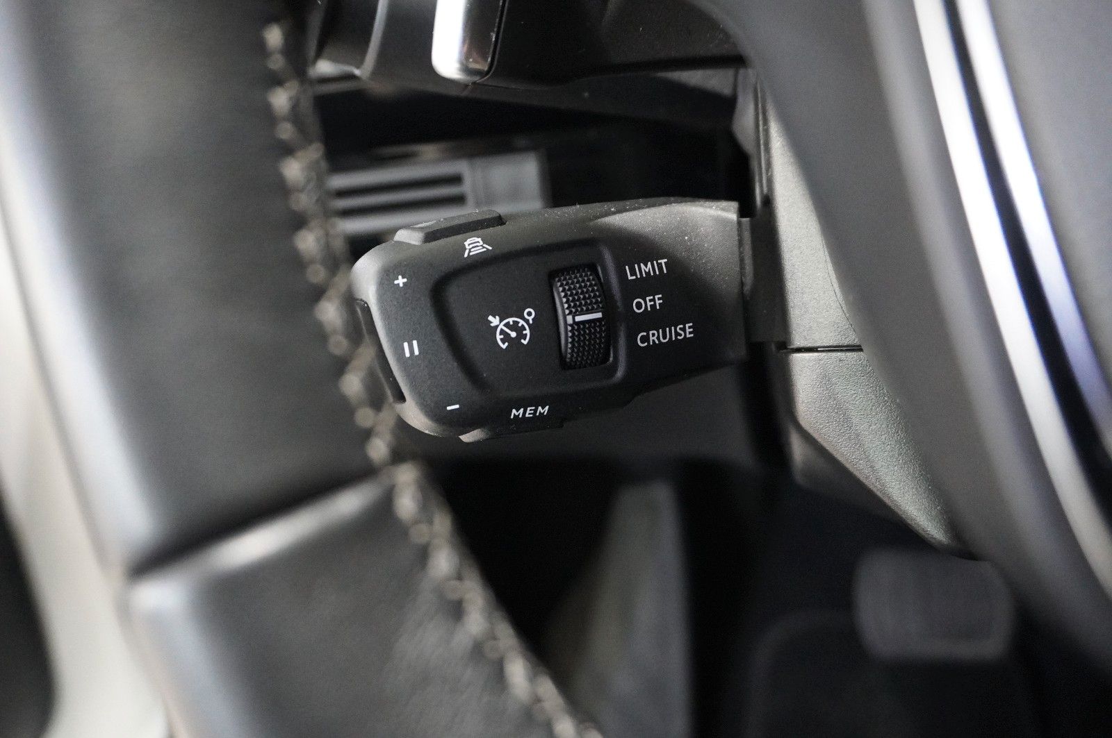 Fahrzeugabbildung Peugeot 508 SW 1.2T ALLURE PACK NAVI/LED/KAMERA/SHZ/VIRT
