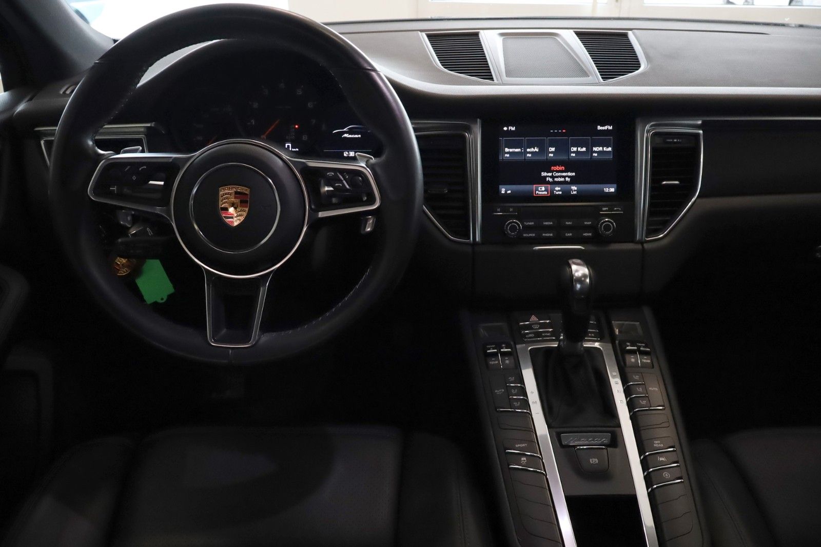 Fahrzeugabbildung Porsche Macan PDK Panorama, Xenon, Kamera