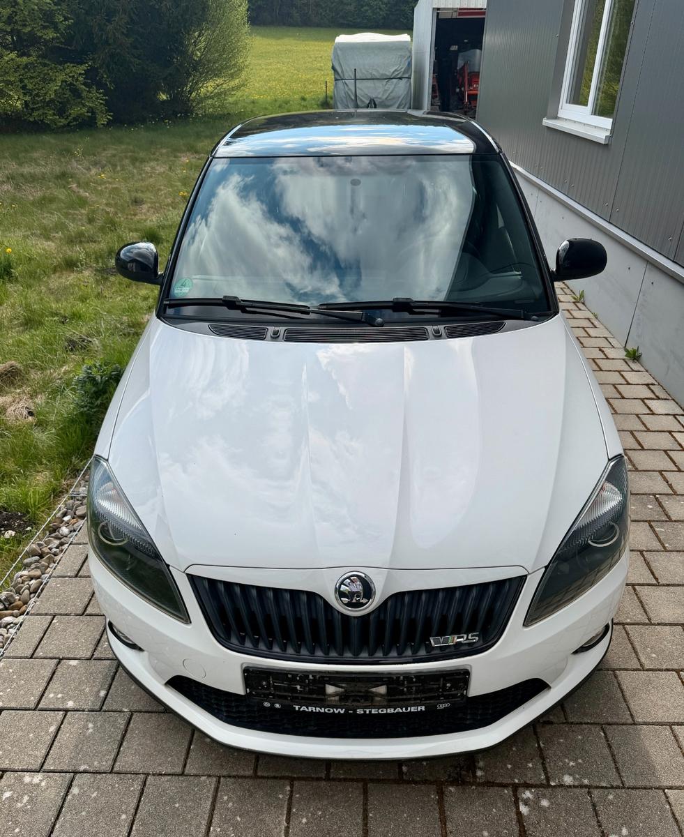 SKODA FABIA RS 1.4 TSI 180ch - DSG - CARBON - SIÈGES CHAUFFANTS - BLUETOOTH - REGULATEUR DE VITESSE