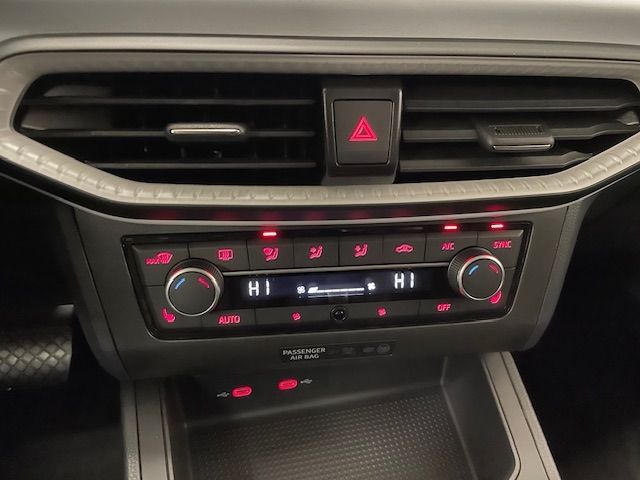 Fahrzeugabbildung SEAT Ibiza Road Edition Navi Kamera VerkERK LED Navi