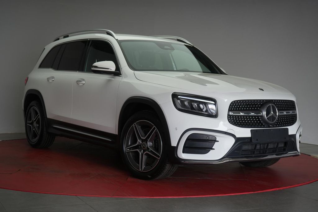 Mercedes-Benz GLB 220