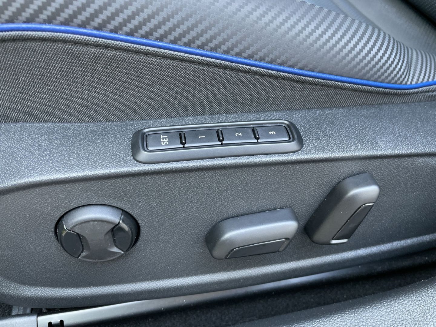 Golf R 333 Perf. 2.0 TSI DSG 4Motion No.17/333