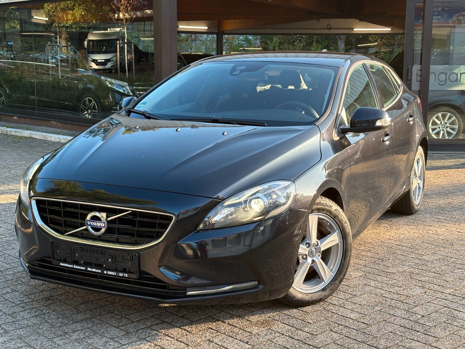 Volvo Volvo V40 You! Sondermodell XENON NAVI AHK VIRTUAL