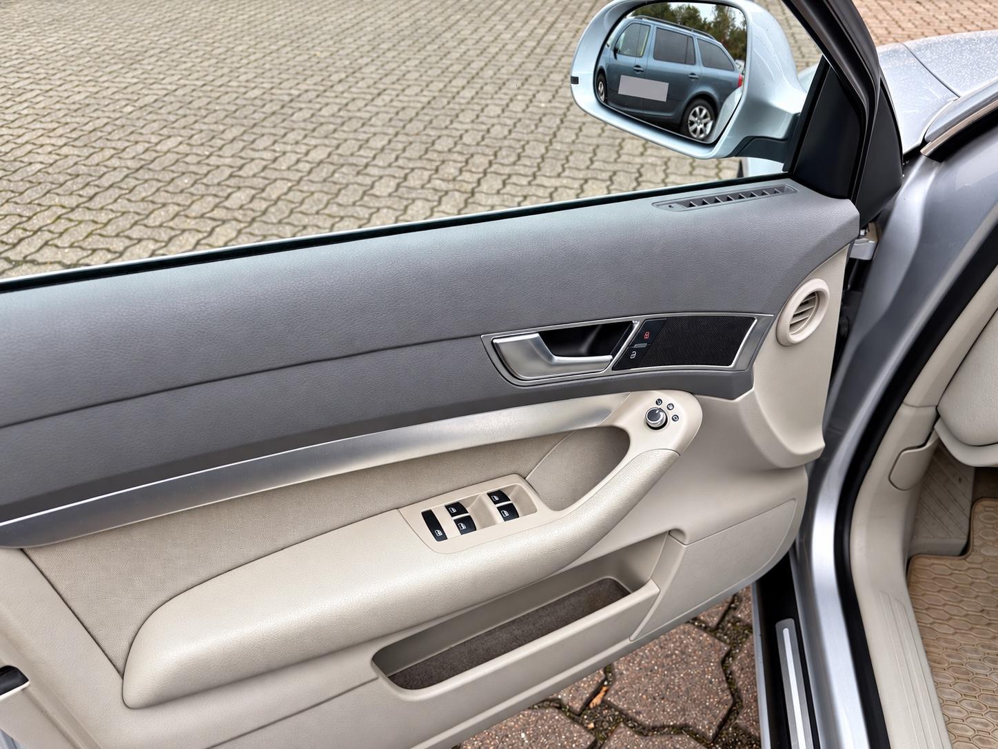 Audi A6 2010 — interior