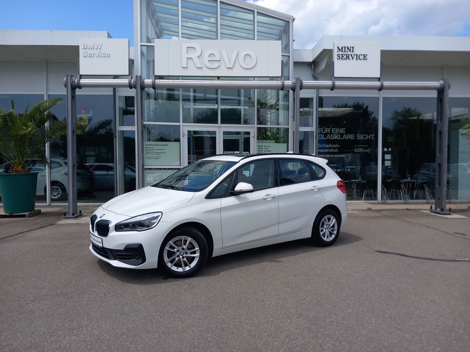 BMW 220i Active Tourer Aut Advantage Panorama LED Hi