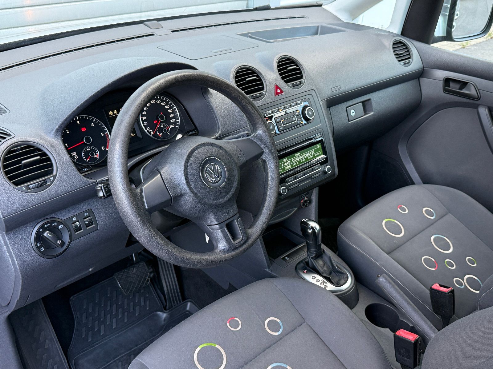 Fahrzeugabbildung Volkswagen Caddy Roncalli 1.6 TDI DSG AHK Tempomat SHZ