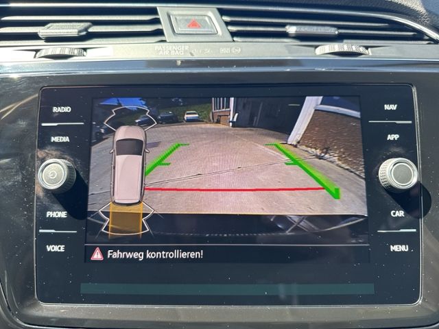 Touran 2.0 TDI DSG HIGHLINE 7-SITZE+AHK+RFK+LED+