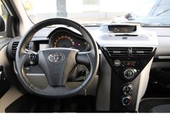 Fahrzeugabbildung Toyota IQ *Klima*Aux-In*8-fach bereift!*4-Sitzer!*