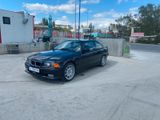 BMW E36 320i Coupè - BMW 320: Coupé, E36 320i