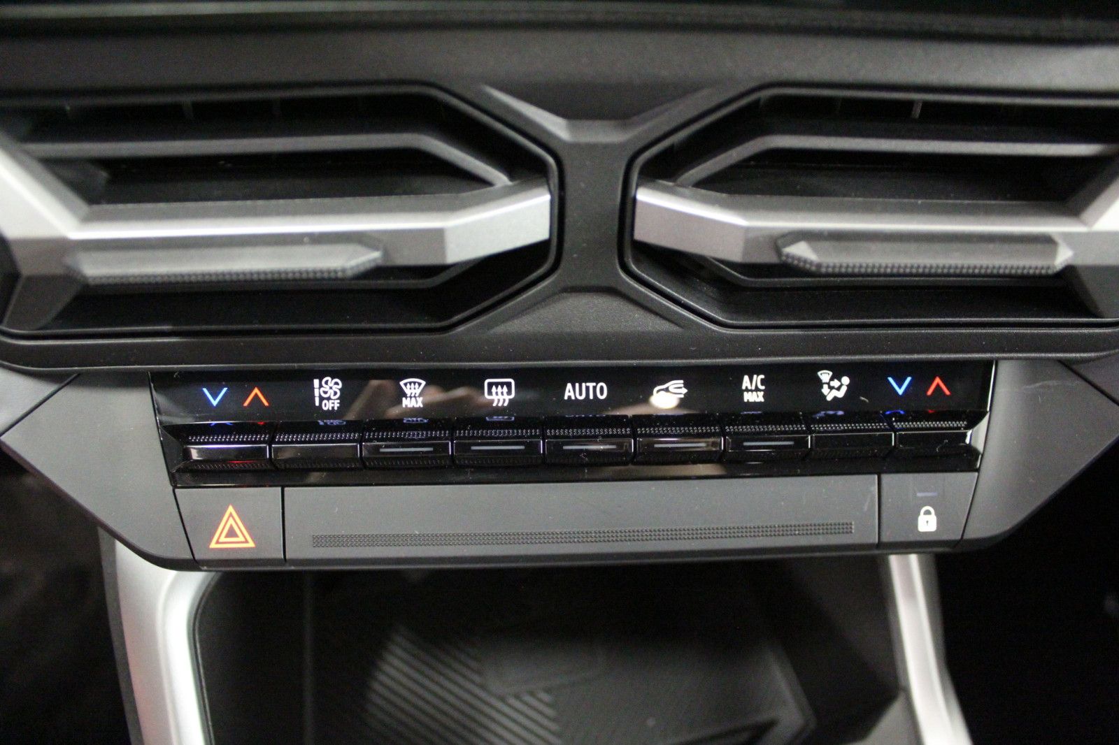 Fahrzeugabbildung Dacia Bigster hybrid 155 Journey Winter- & City-Paket