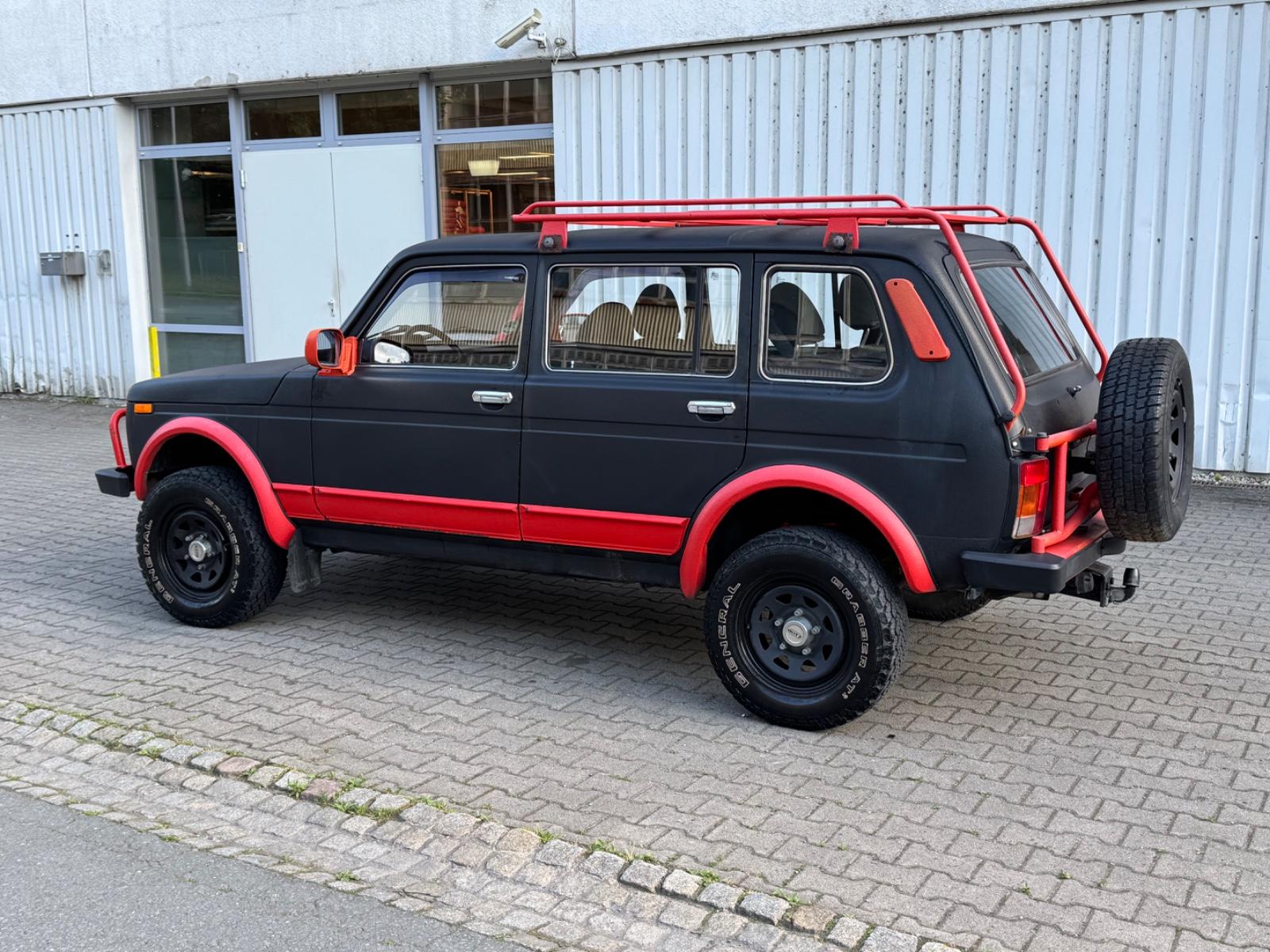 LADA NIVA - 1.7I 4X4 ORIGINAL - 83 CV - BVM - ATTELAGE FIXE