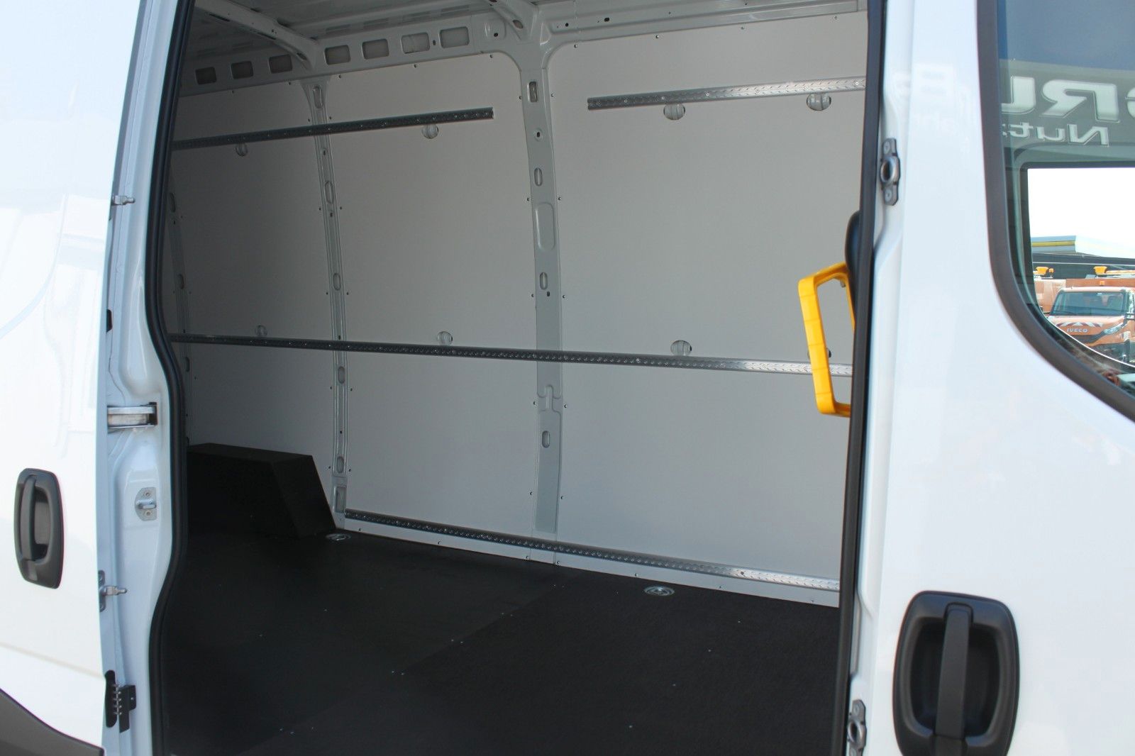 Fahrzeugabbildung Iveco Daily 35 S 16 A8 V NEW MODEL '24