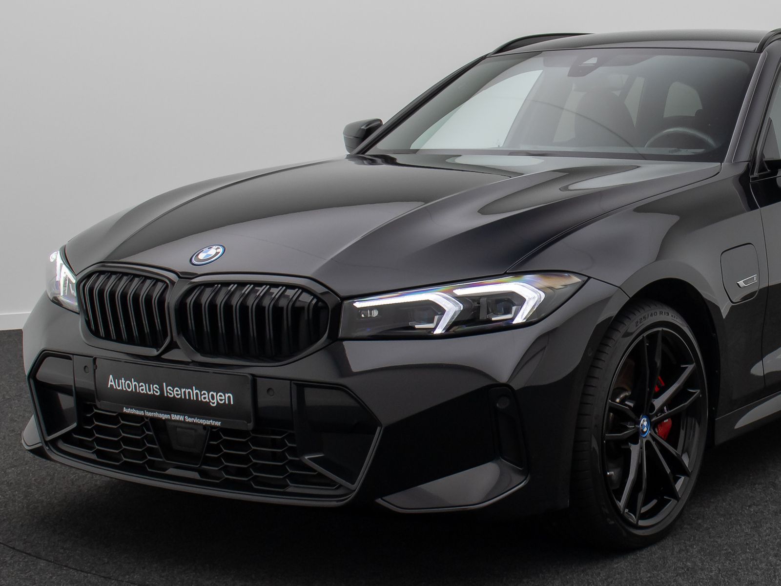 Fahrzeugabbildung BMW 330e M Sport Pro Kamera HUD DAB H/K Komfort 19"