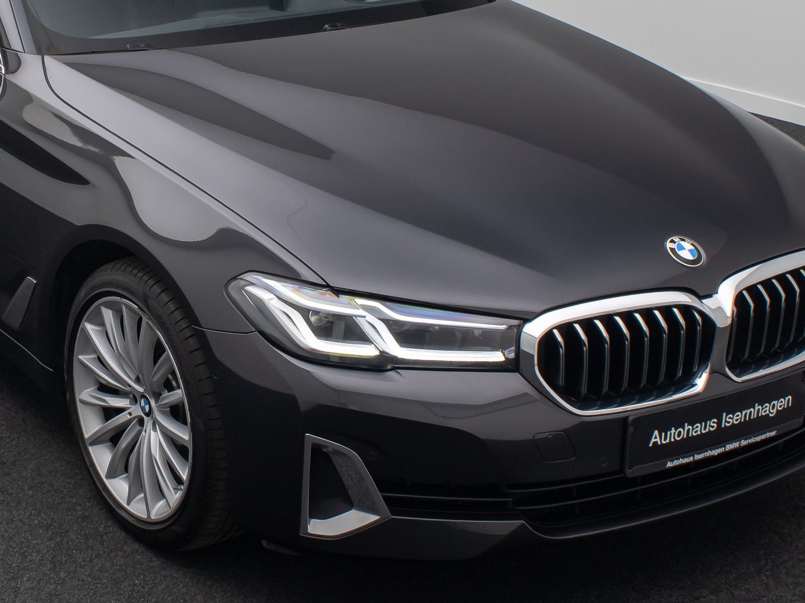 Fahrzeugabbildung BMW 520d xD Luxury Line DAB H/K Laser Kamera 19Zoll