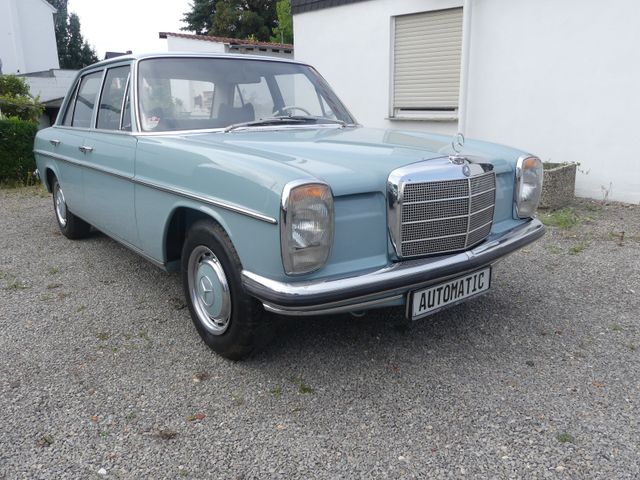 Mercedes-Benz 200/8