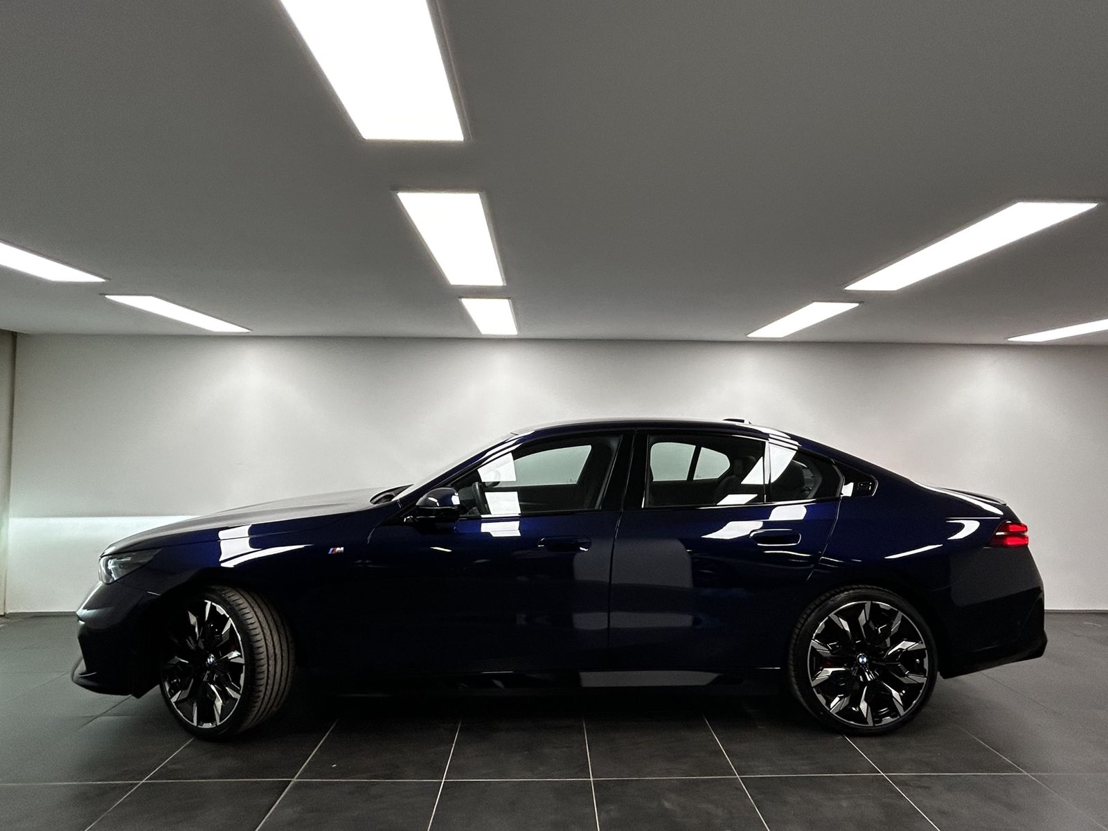 BMW 520i Limousine M Sportpaket Pro B&W DAB LED Komf imagem 2