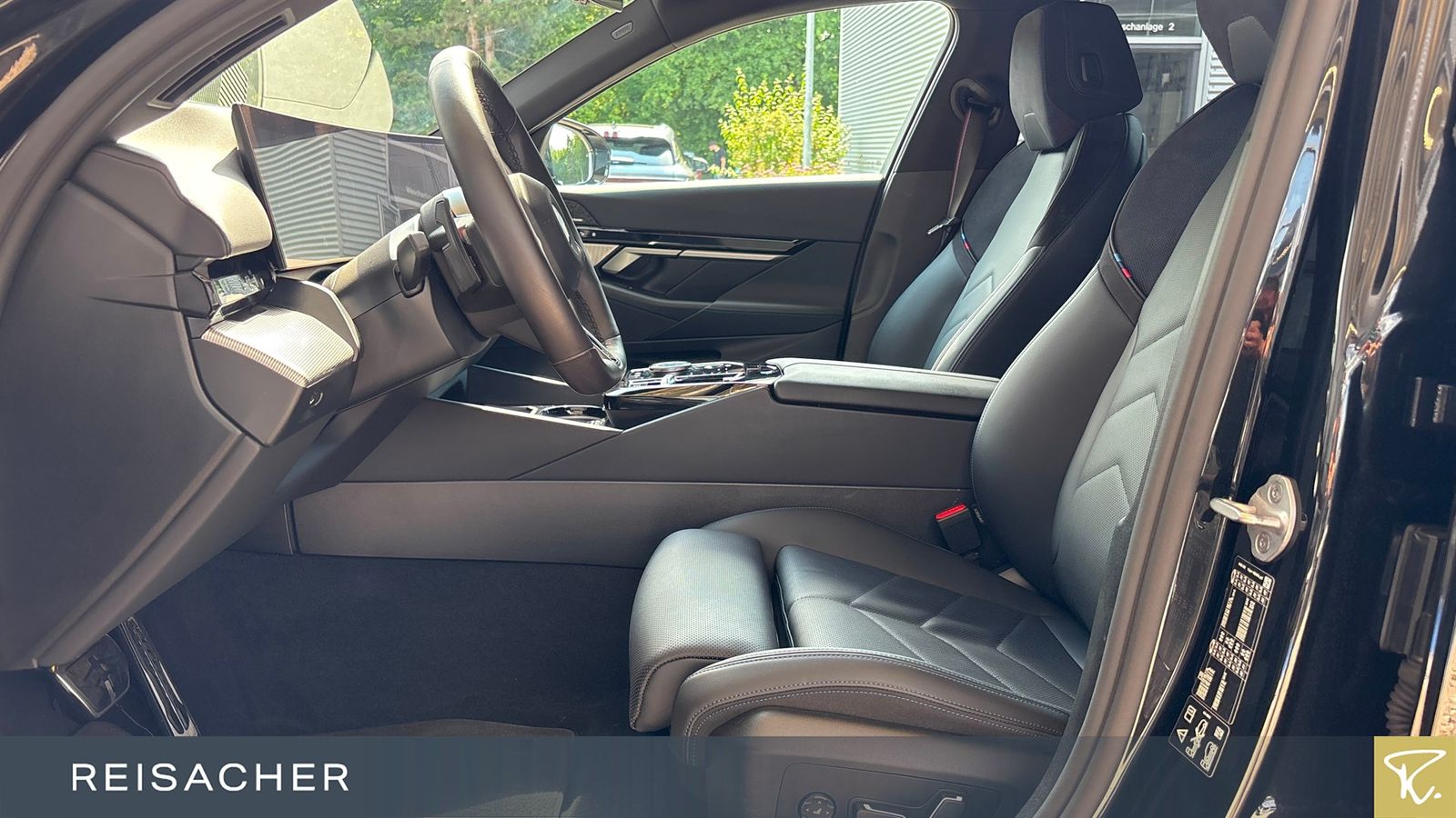 BMW 520d A xDrive Tou M-Sport PRO AHK DA ACC PAProf foto 4