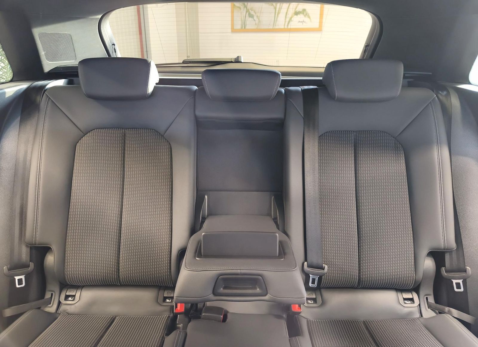 Fahrzeugabbildung Audi quattro 3x S line/190 PS/Matrix/DAB/Spur/Keyless