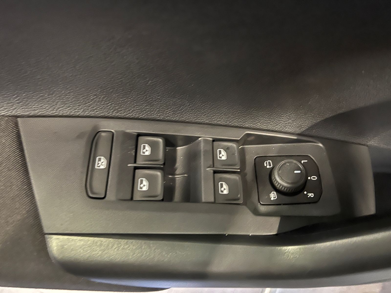 Fahrzeugabbildung Volkswagen Taigo Life 1.0 TSI DSG *IQ.LIGHT, Digital Cockpi