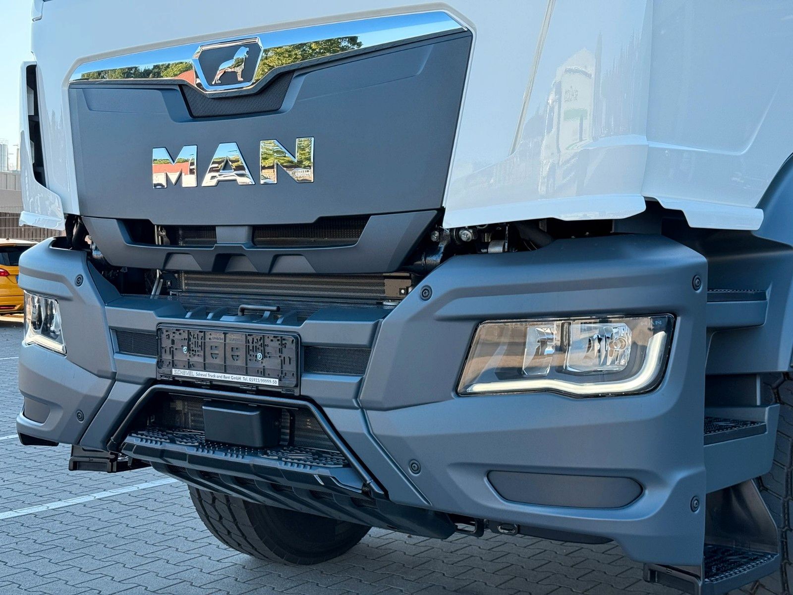 Fahrzeugabbildung MAN TGS 18.480 BL SA 4x2H mit Hydraulikvorbereitung