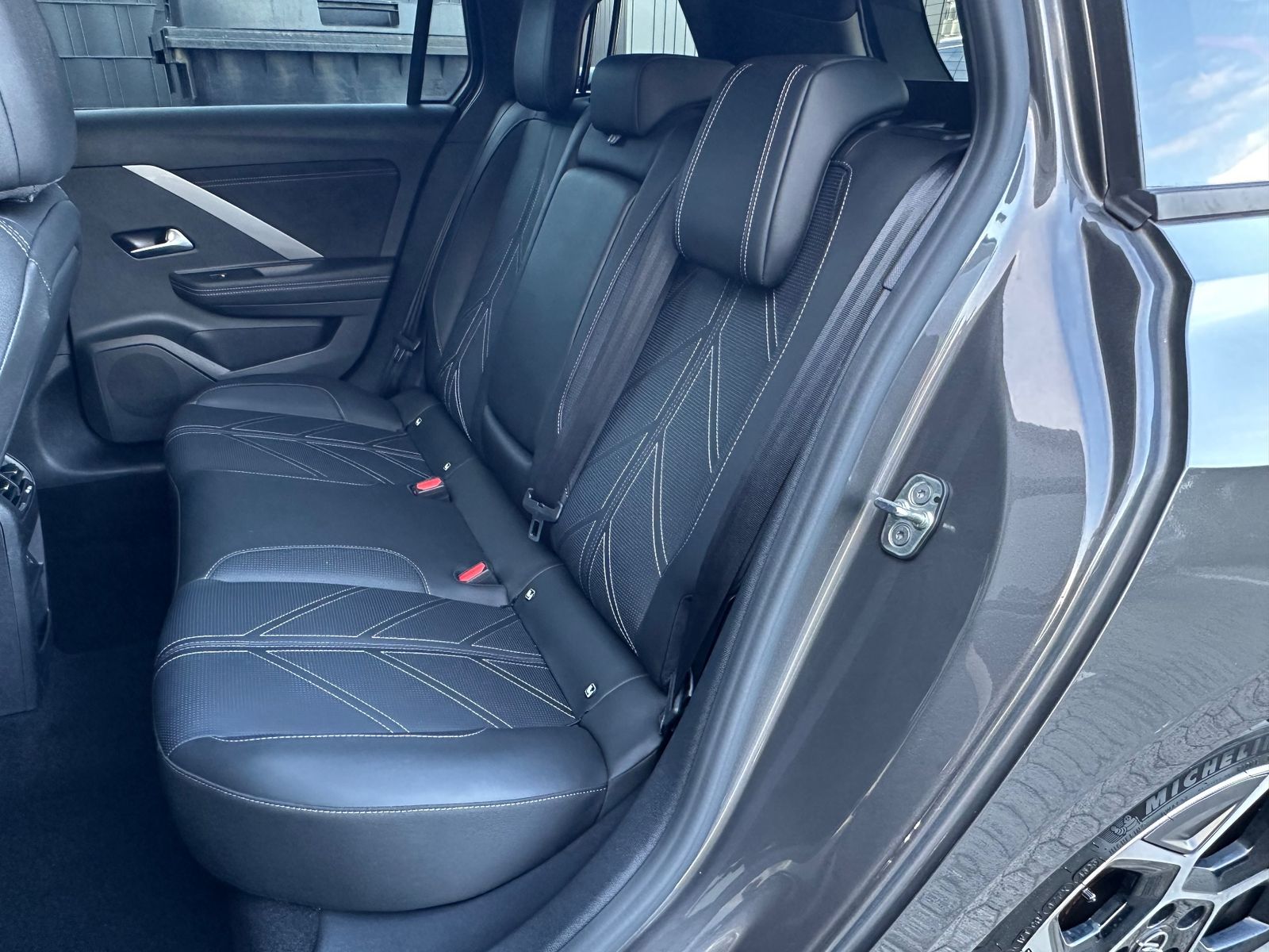 Fahrzeugabbildung Opel Astra SpT 1.5 D Automatik Ultimate NAV+LED+PANO
