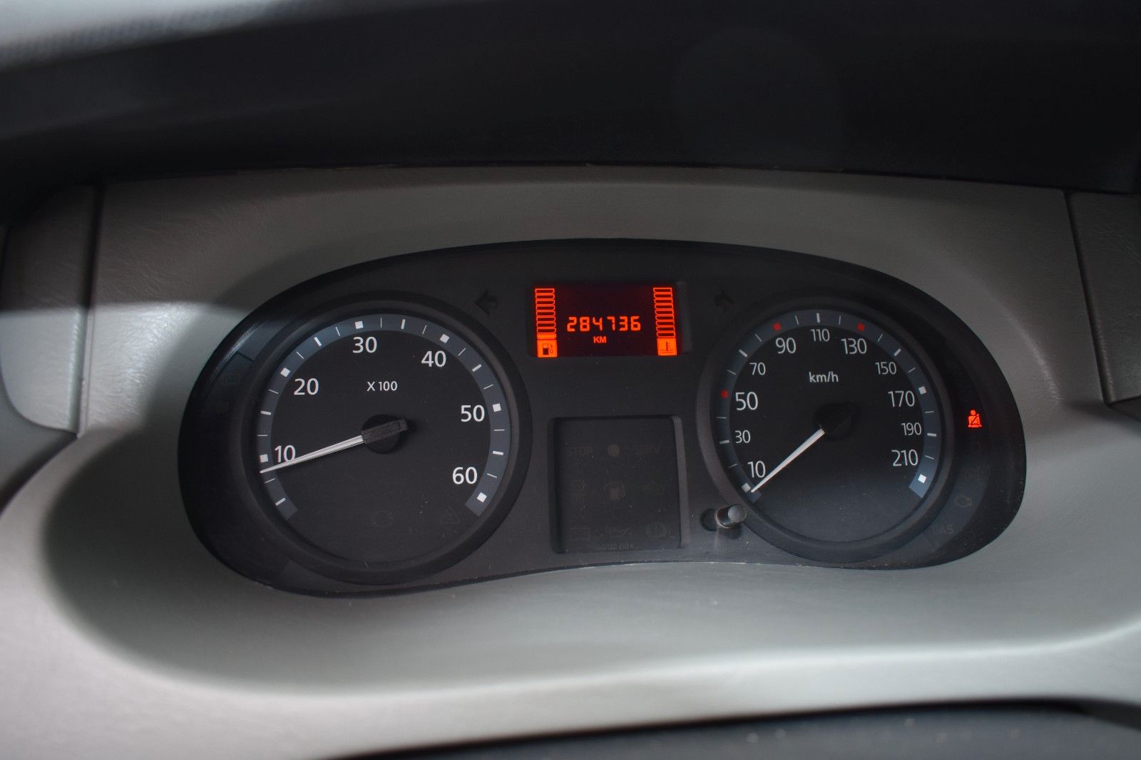 Fahrzeugabbildung Nissan Primastar Kombi L1H1 2.7t 9.Sitzer AHK Klima