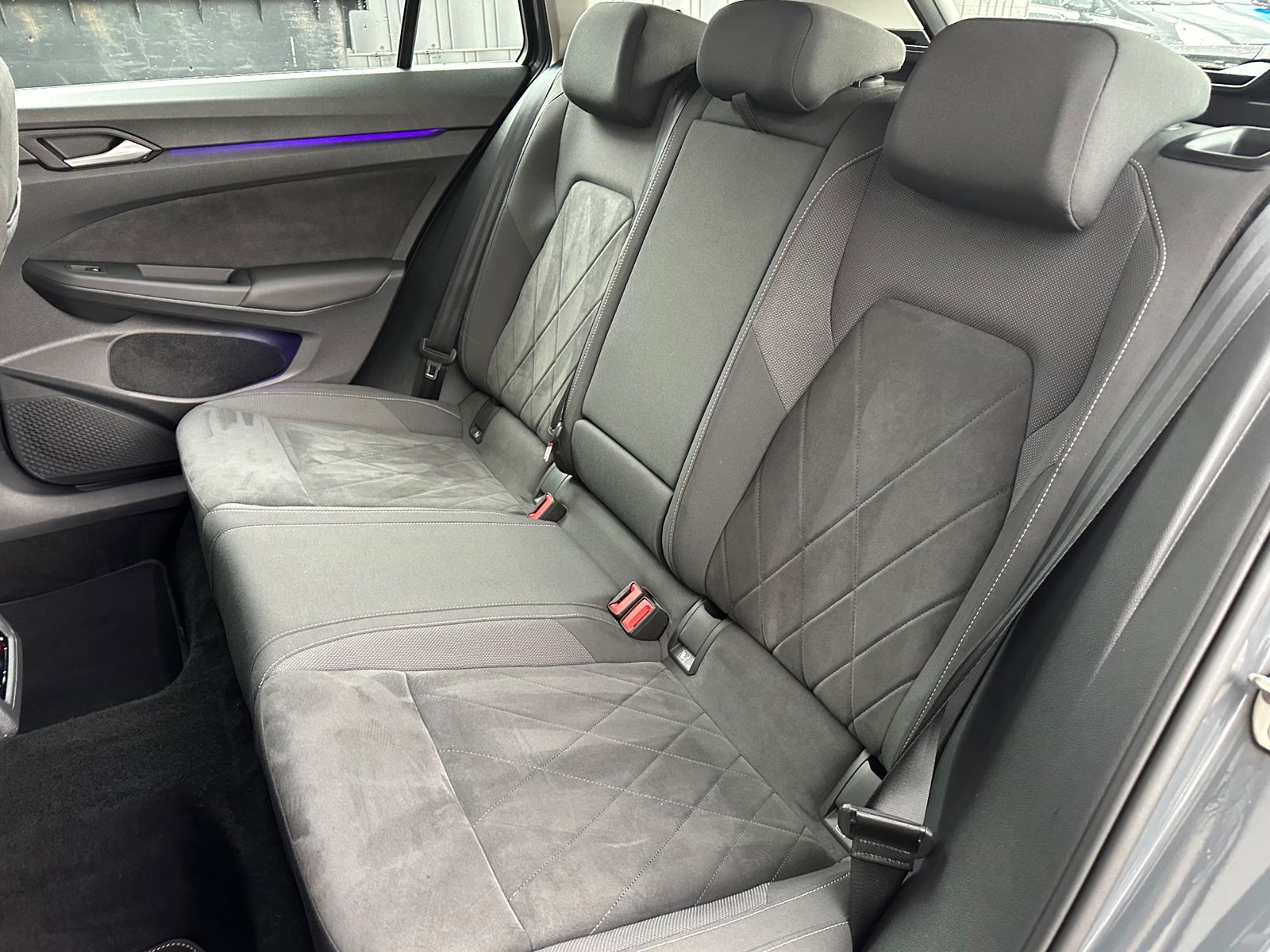 Fahrzeugabbildung Volkswagen Golf Variant 2.0 TDI DSG Life NAV+LED+STHZ+ACC