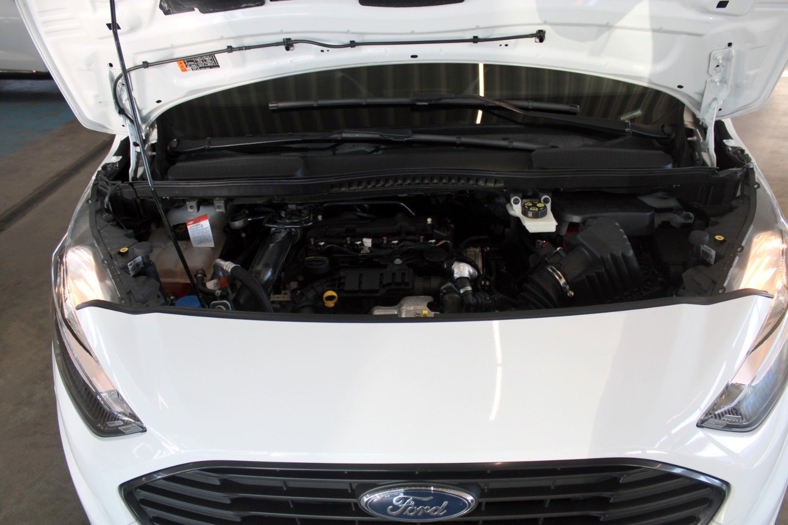 Fahrzeugabbildung Ford Grand Tourneo Connect Aut. NAVI STDHZ CAM AHK