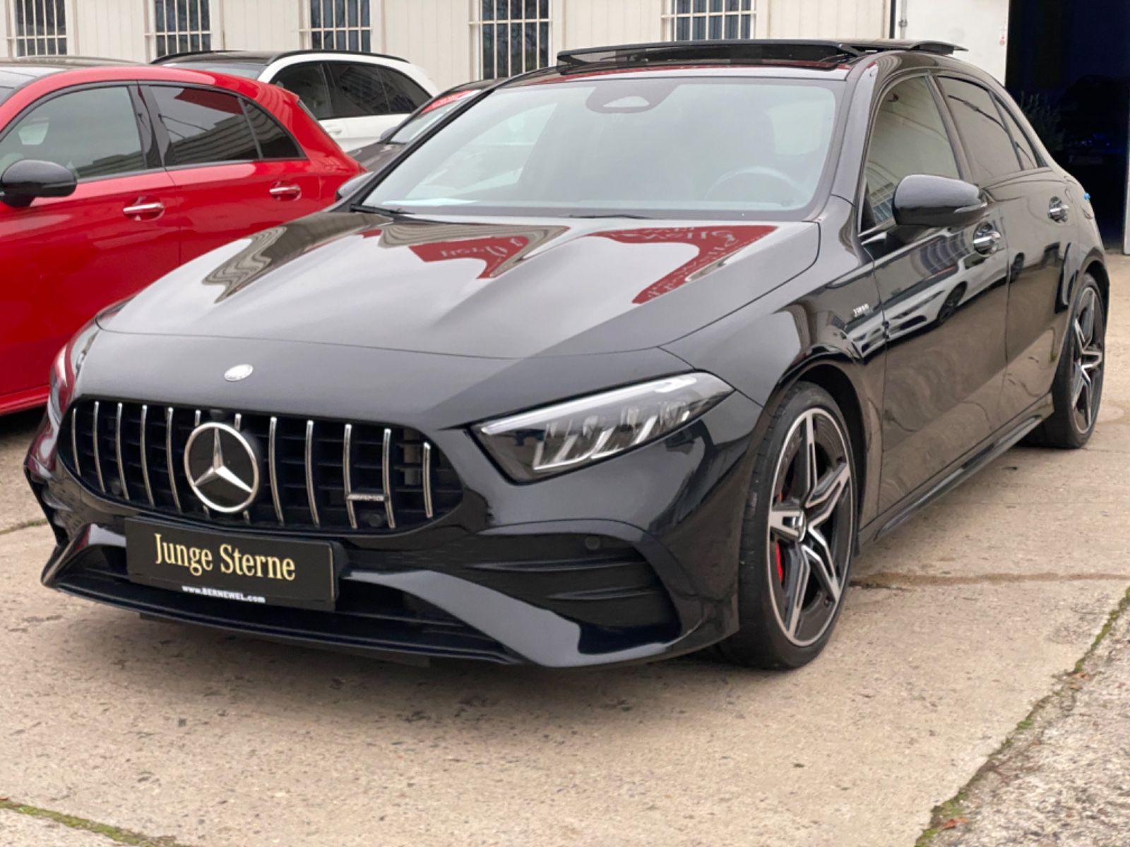 MERCEDES-BENZ A35 AMG 4M_Panorama_Memory_NightPaket_