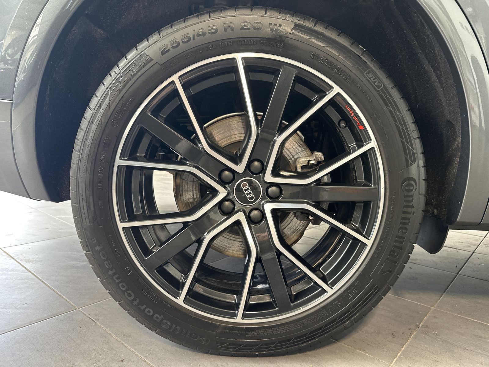 Fahrzeugabbildung Audi Q5 50 TFSIe Qu S-Line Black NAV+MATRIX+AHK+VCOCK