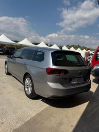 Volkswagen Passat - 2