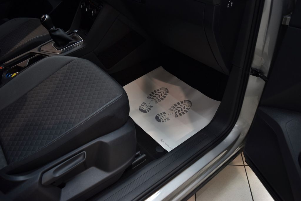 VW Tiguan 1.5 TSI~Navi~LED~Kamera~Keyless Go~Apple VW Tiguan 1.5 TSI~Navi~LED~Kamera~Keyless Go~Apple