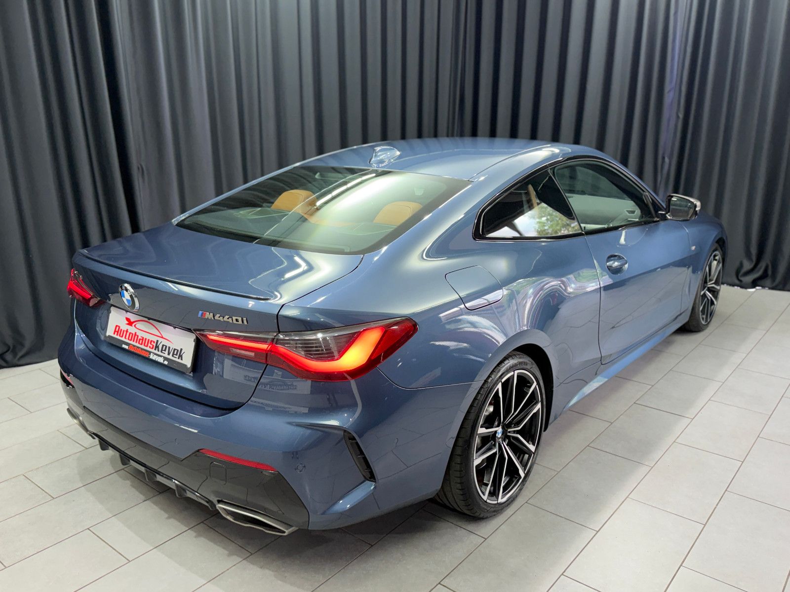 Fahrzeugabbildung BMW M440i xDrive Coupe|LASER|H&K|360°|M-Sitze|Gestik