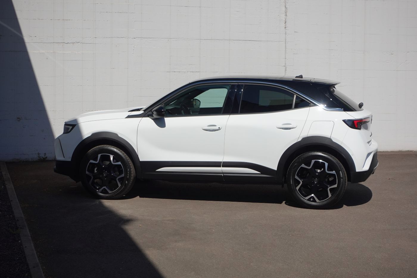 Fahrzeugabbildung Opel Mokka 1.2 Turbo Ultimate KlimaA,Navi,SHZ,PDC