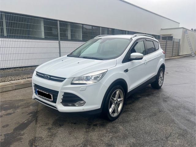 Ford Kuga Titanium/Leder/Xenon/Kamera/Navi/Sitzheiz/