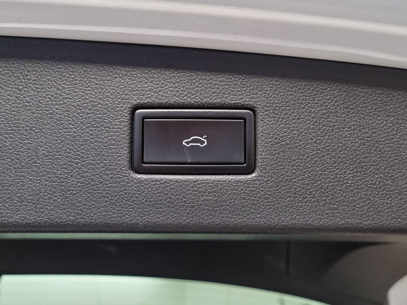 Fahrzeugabbildung Volkswagen Tiguan Highline 4Motion 2,0 TDI DSG R-Line Pano